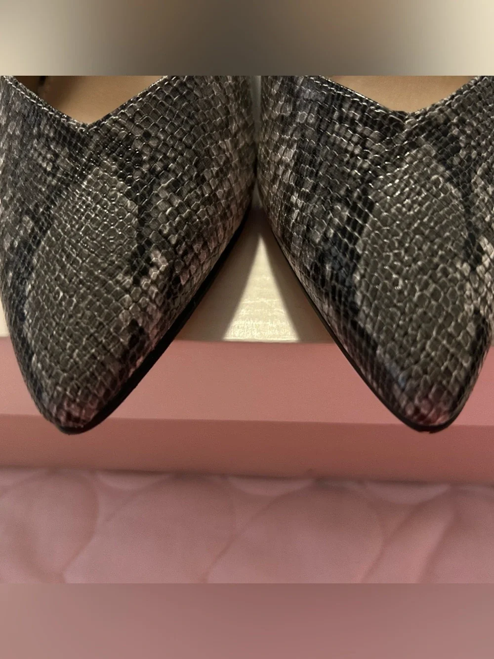 14th & Union Gray Snake-Print Pointed Pumps
